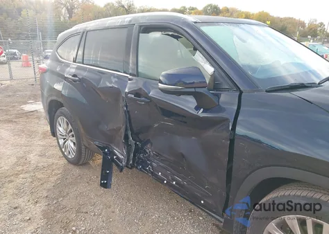 2026 Toyota Highlander from USA, damaged, VIN 5TDKDRBH6TS595247